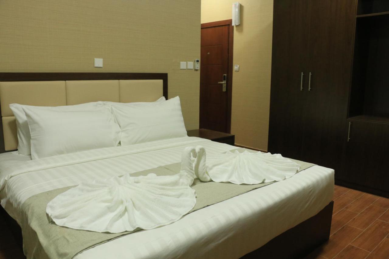 Alpha Suites Hotel Салала Экстерьер фото