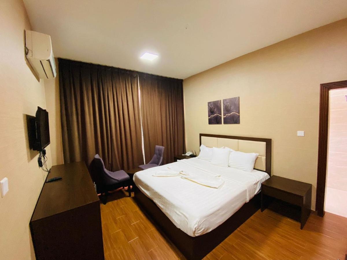 Alpha Suites Hotel Салала Экстерьер фото